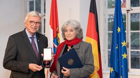 Auszeichnungen zu "75 Jahre Hessen"