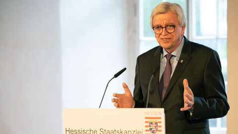 Ministerpräsident Bouffier am Rednerpult