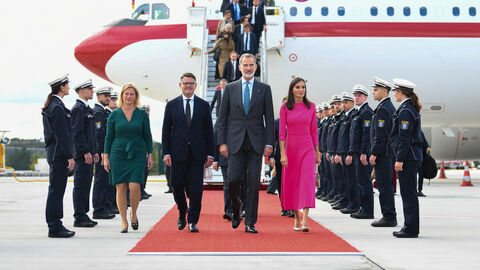 Ministerpräsident Boris Rhein trifft spanisches Königspaar am Frankfurter Flughafen