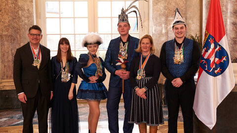 Ministerpräsident Boris Rhein und seine Frau Tanja Raab-Rhein empfangen im Schloss Biebrich in Wiesbaden hessische Fastnachtsvereine