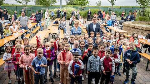 Ministerpräsident Rhein beim Drillingstreffen 2025